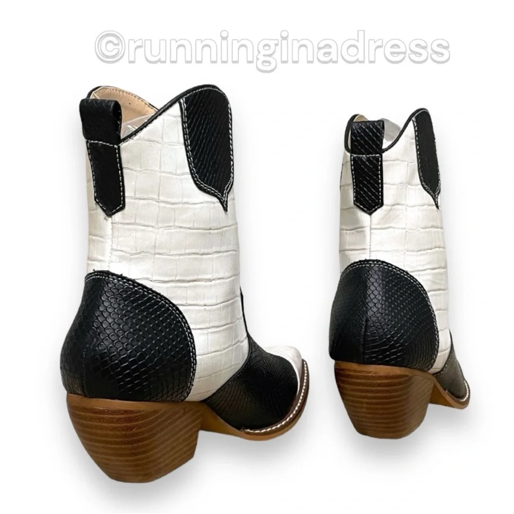 NWT ARider Eden Western Inspired Embossed Black White Cow Print Size 7